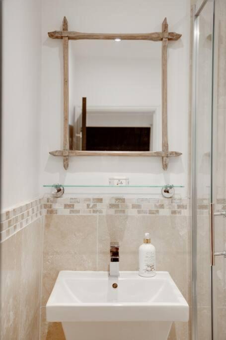 Princes Villa - Large Fully Self Contained Flat, 5 Minutes From The Sea Hastings Exterior foto